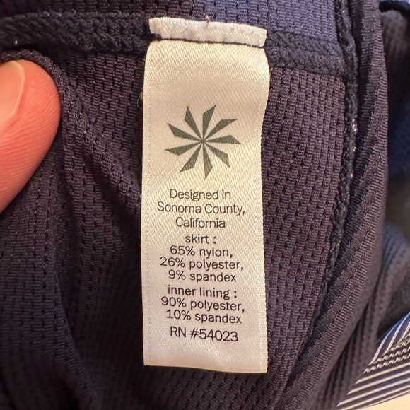 Athleta Women’s Size Large THIS IS SOLD - Picture 5 of 9